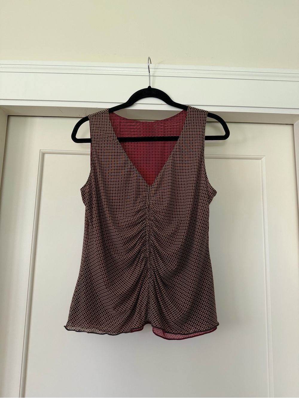CAbi Sassy Top Tile Print Ruched Sleeveless Mesh V-Neck Sz M NWT
